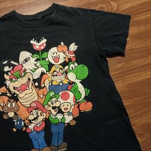SUPER MARIO T-SHIRT - Small // Nintendo Video Game World Bros Bowser Tee Shirt